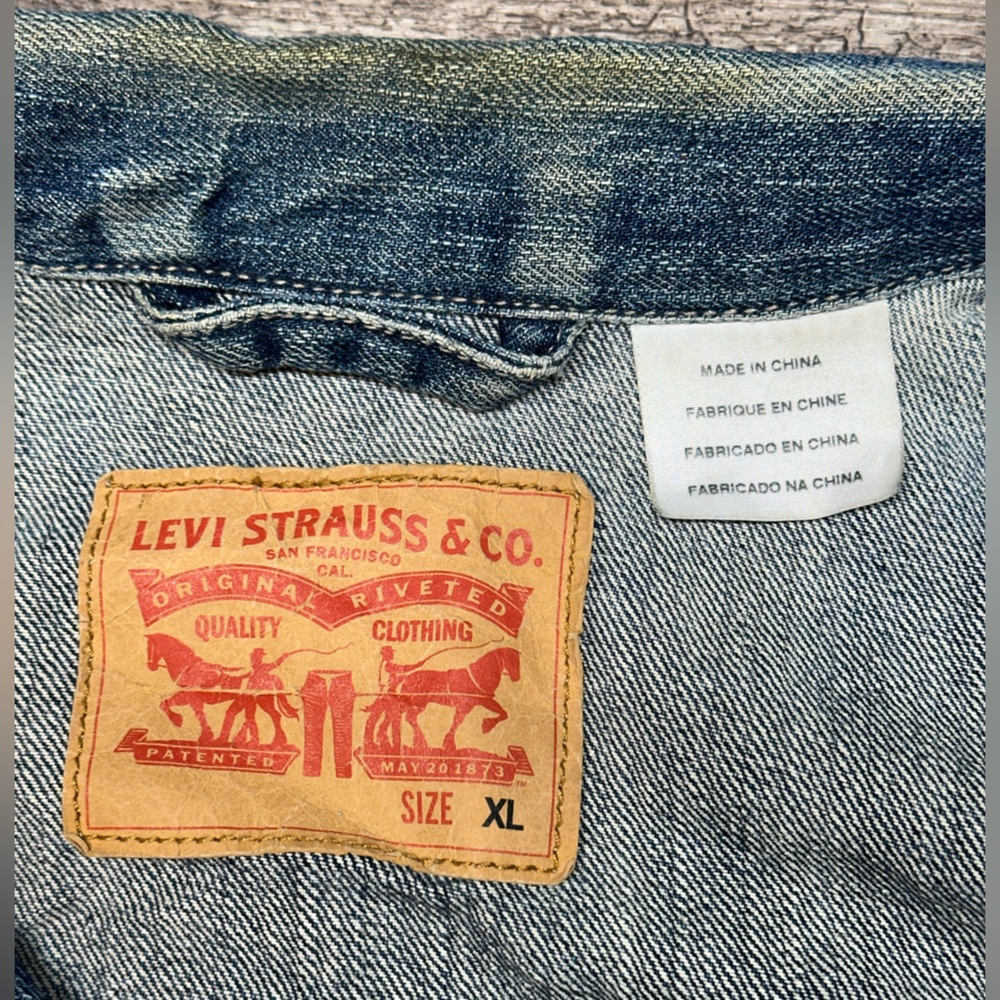 Levi’s Type III Denim Trucker Jacket XL Distressed Wash GUC - Picture 2 of 12
